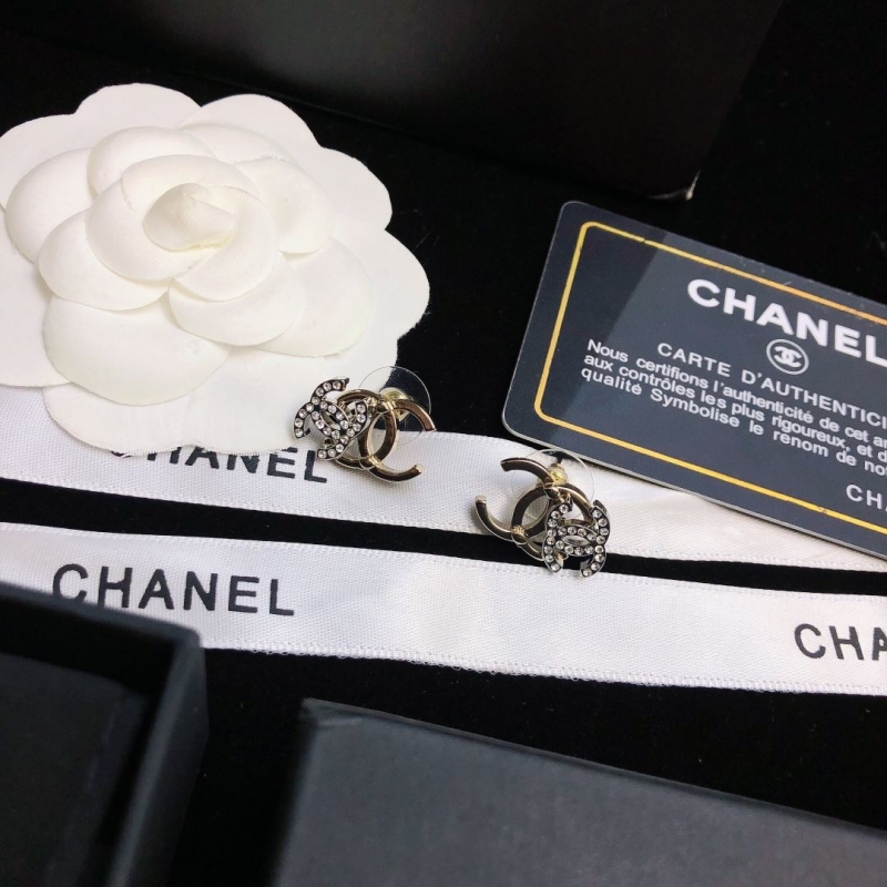 Ch**el earrings